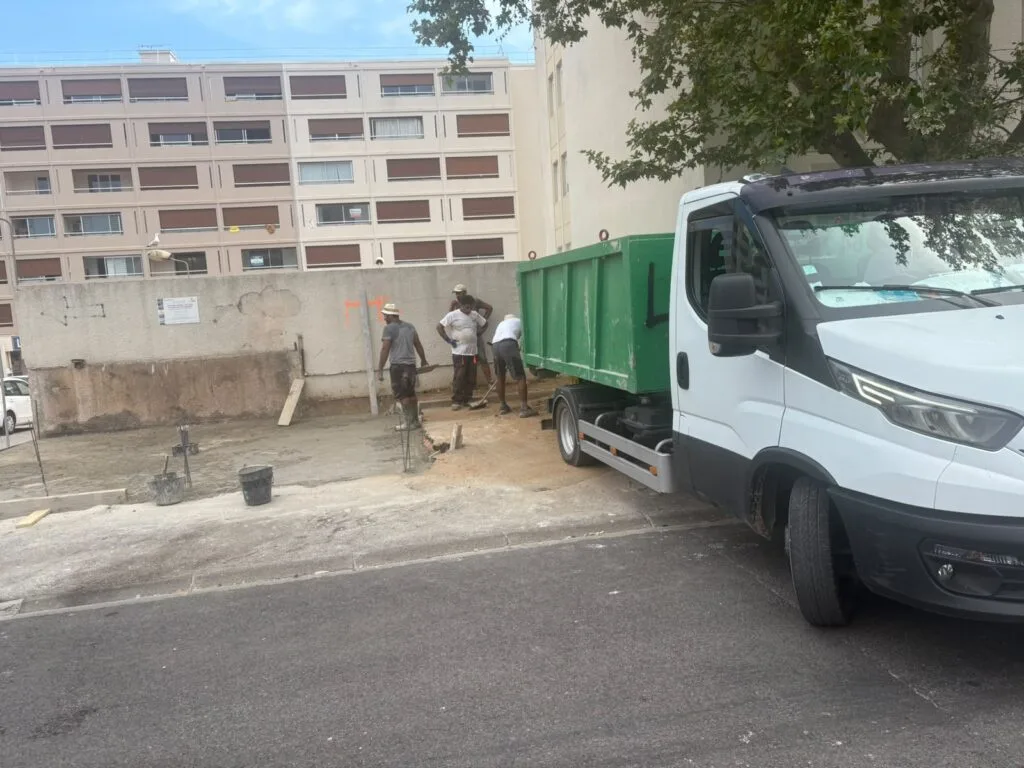 Benne de chantier en longue durée